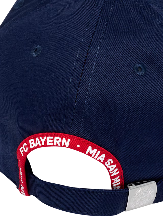 Бейсболка Mia san mia